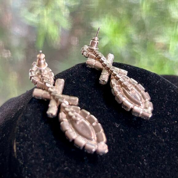 Mid-Century Clear Rhinestone and Black Stone Drop Necklace and Earrings Set - Picture 5 of 10